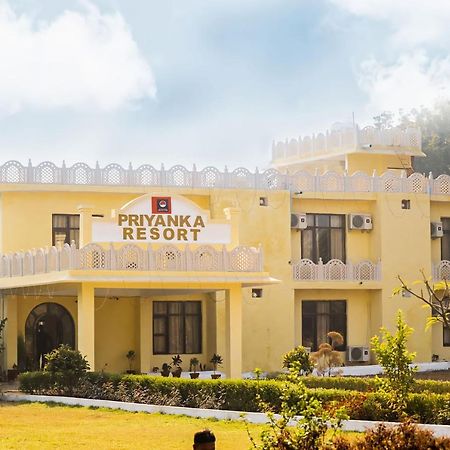 Priyanka Resort 克久拉霍 外观 照片