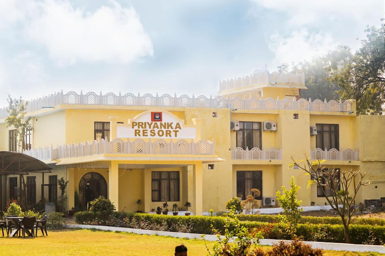 Priyanka Resort 克久拉霍 外观 照片